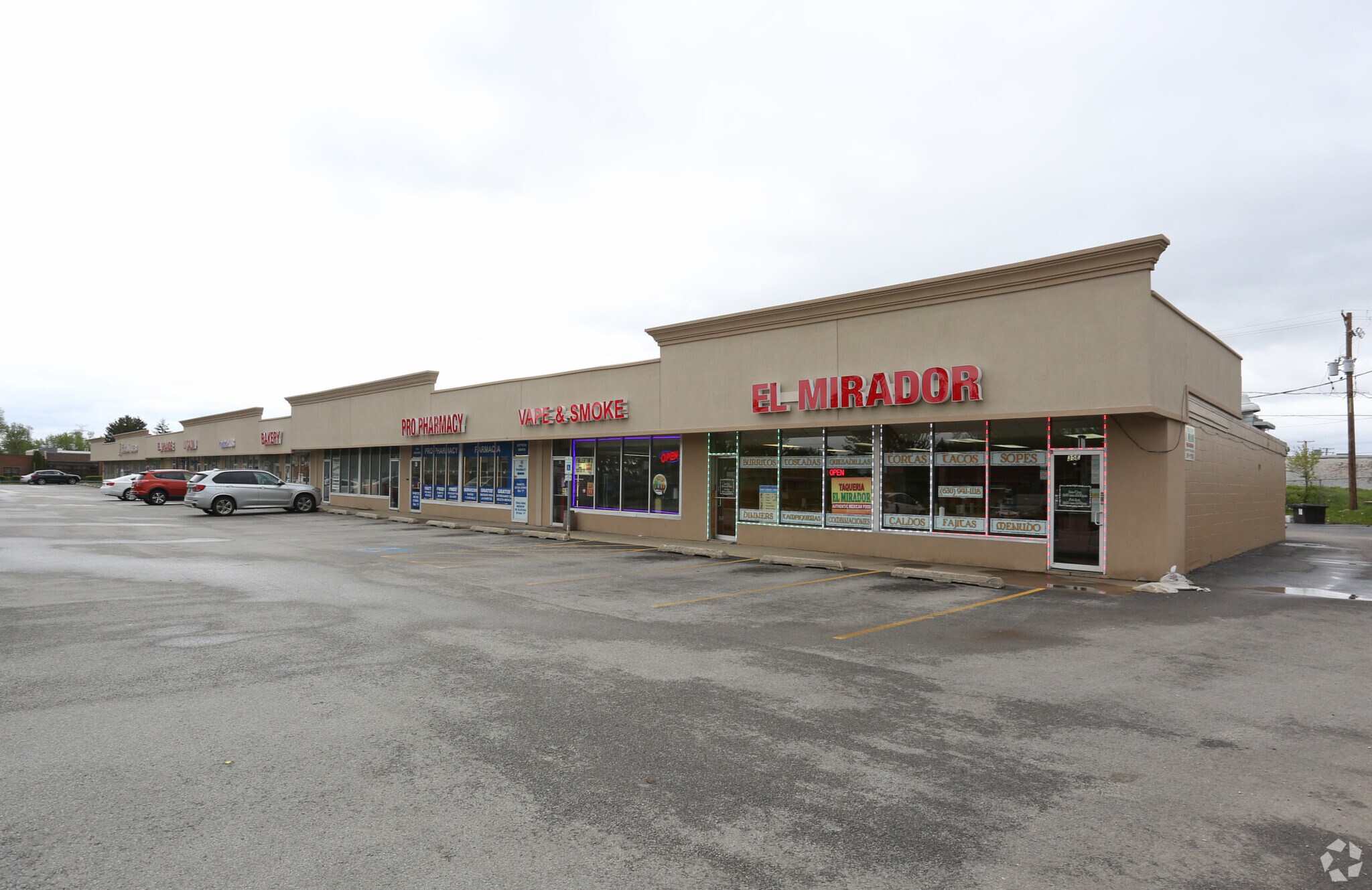 35-101 E Fullerton Ave, Addison, IL for lease Primary Photo- Image 1 of 21