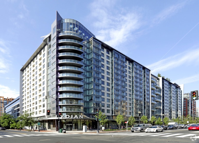 400 K St NW, Washington, DC for lease - Building Photo - Image 1 of 74