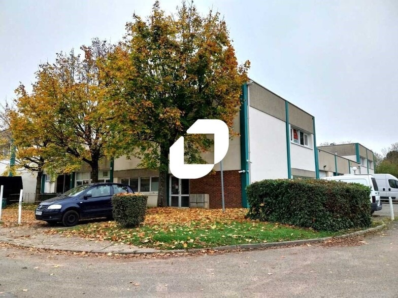 2 Rue Eugène Hénaff, Trappes for lease - Building Photo - Image 3 of 15