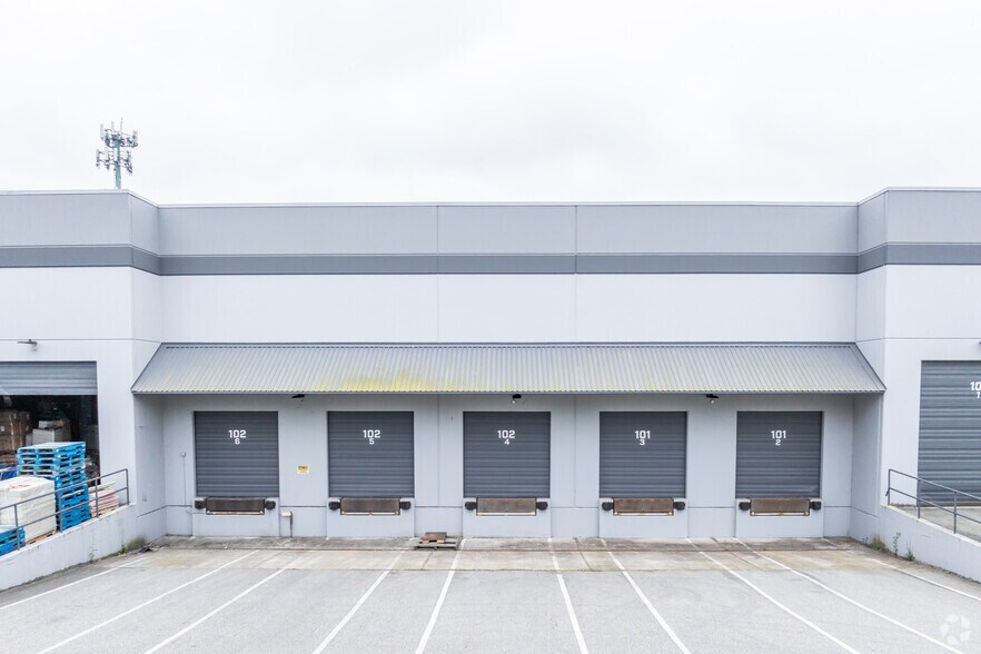 19099 25th Ave, Surrey, BC à louer - Photo du bâtiment - Image 2 de 4