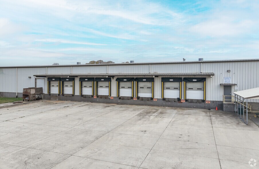 181 Bucks Industrial Rd, Statesville, NC à louer - Photo du bâtiment - Image 2 de 4