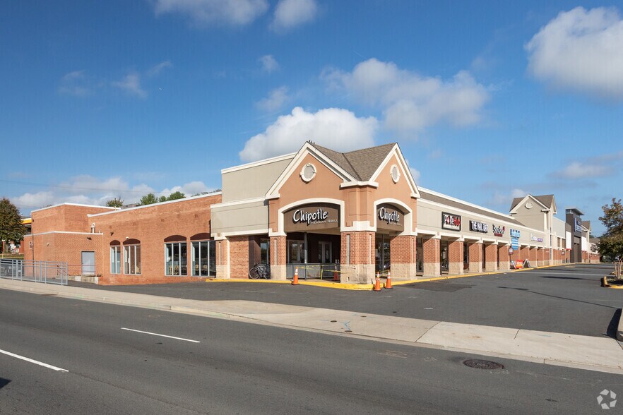 11054 Lee Hwy, Fairfax, VA à louer - Photo du bâtiment - Image 1 de 8