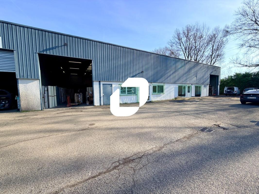 Impasse Louis Saillant, Vaulx-en-Velin for lease Building Photo- Image 1 of 7