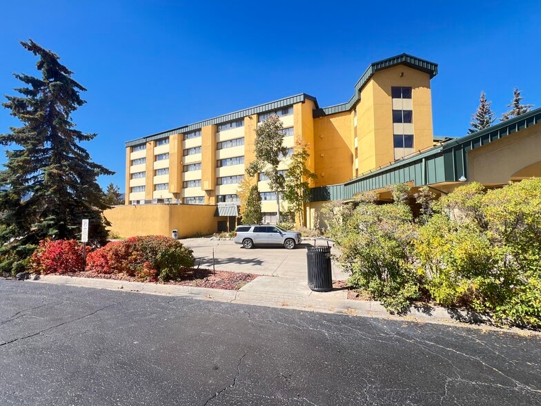 560 Silverthorne Ln, Silverthorne, CO for sale - Building Photo - Image 3 of 44