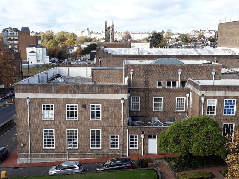 11-12 Crescent Rd, Tunbridge Wells for sale - Building Photo - Image 2 of 7