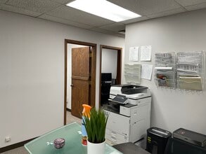 7671 Central Ave NE, Fridley, MN à louer Photo intérieure- Image 2 de 4