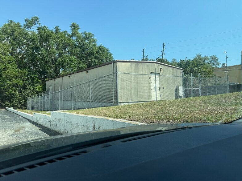 31515 U.S. Highway 19 N, Palm Harbor, FL à louer - Photo du bâtiment - Image 3 de 15