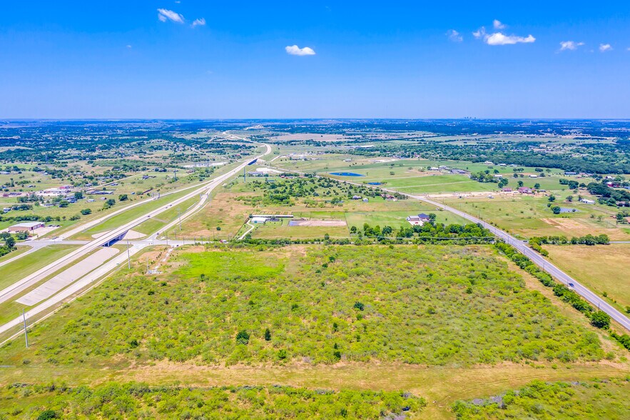 2625 County Road 913, Joshua, TX à vendre - Photo du bâtiment - Image 2 de 13
