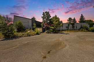 Plus de détails pour 3113 Plaza Dr NE, Grand Rapids, MI - Commerce de détail à vendre