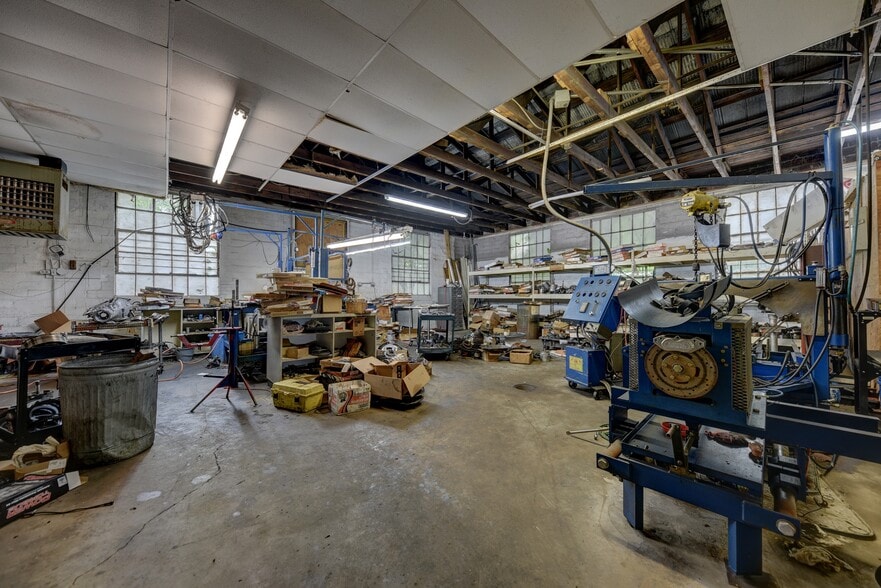 307 E Alamo St, Brenham, TX for sale - Interior Photo - Image 3 of 38