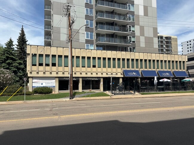 Plus de détails pour 11520 100 Av NW, Edmonton, AB - Multi-résidentiel à vendre