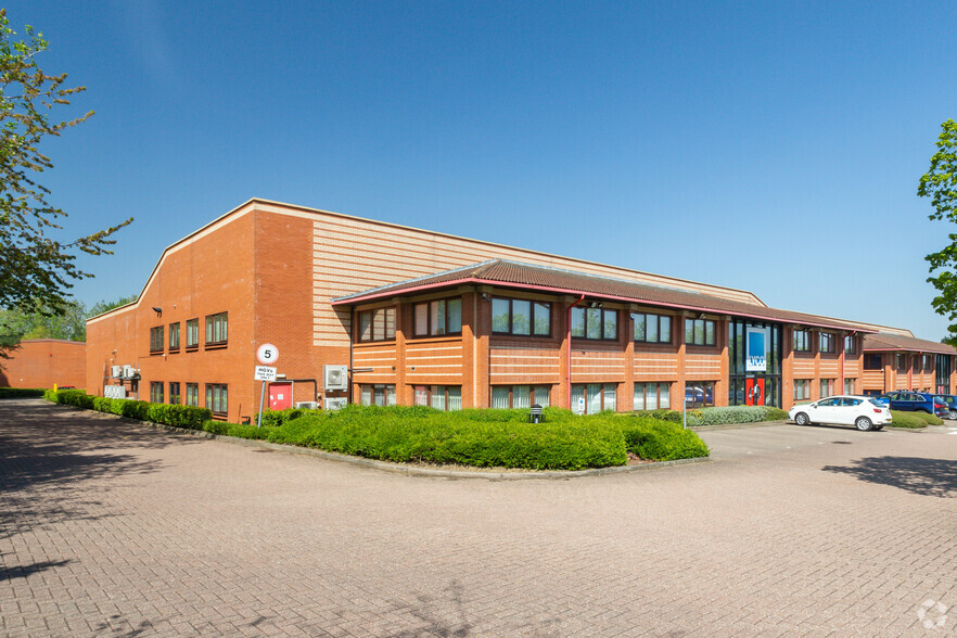 Vincent Ave, Milton Keynes for lease - Primary Photo - Image 1 of 6