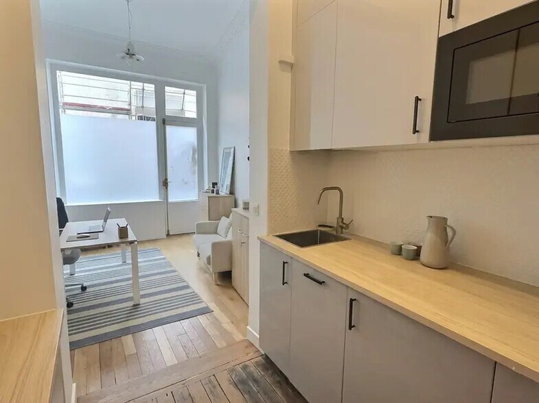 Office in Paris for lease - Interior Photo - Image 3 of 8