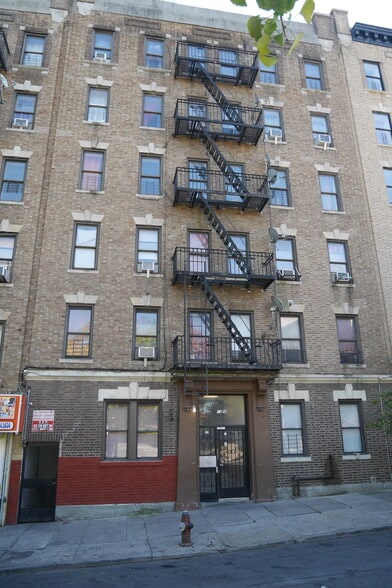 1398 and 1402 Clay Avenue portfolio of 2 properties for sale on LoopNet.ca - Building Photo - Image 3 of 24