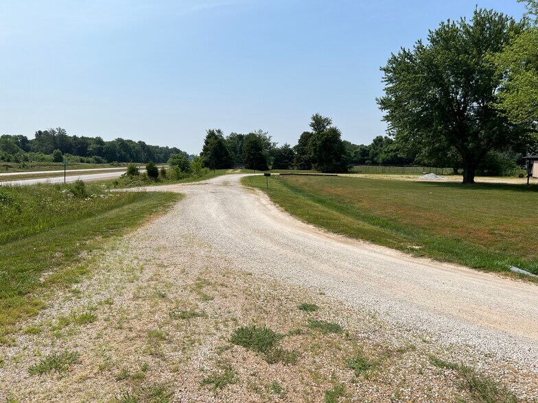 3252-3254 W Cattle Ln, Willard, MO for sale - Building Photo - Image 1 of 6