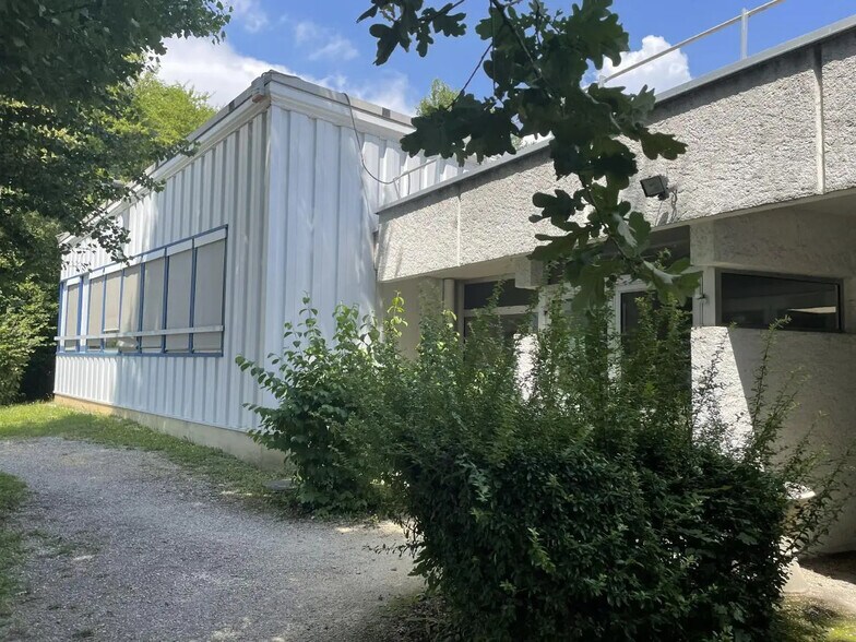 Flex dans Meylan à louer - Photo du bâtiment - Image 2 de 2