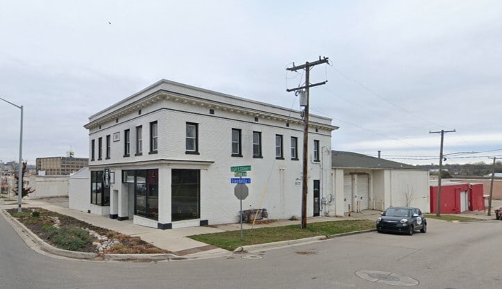 570 Cesar Chavez Dr, Grand Rapids, MI for lease Building Photo- Image 1 of 8