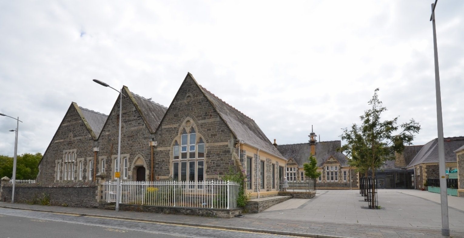 Alexandra Rd, Aberystwyth for lease Building Photo- Image 1 of 2