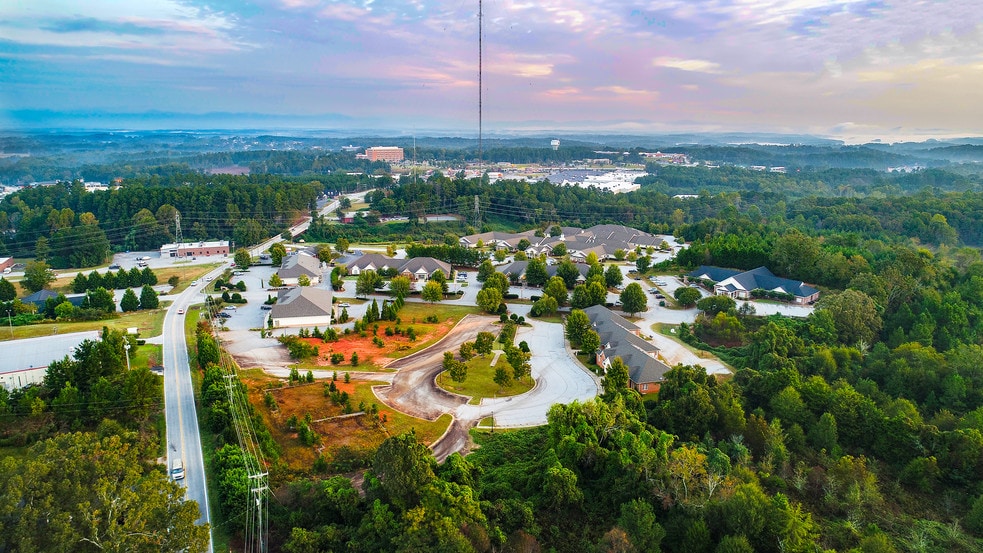 210 Central Park Ln, Seneca, SC à vendre - Photo du bâtiment - Image 2 de 3