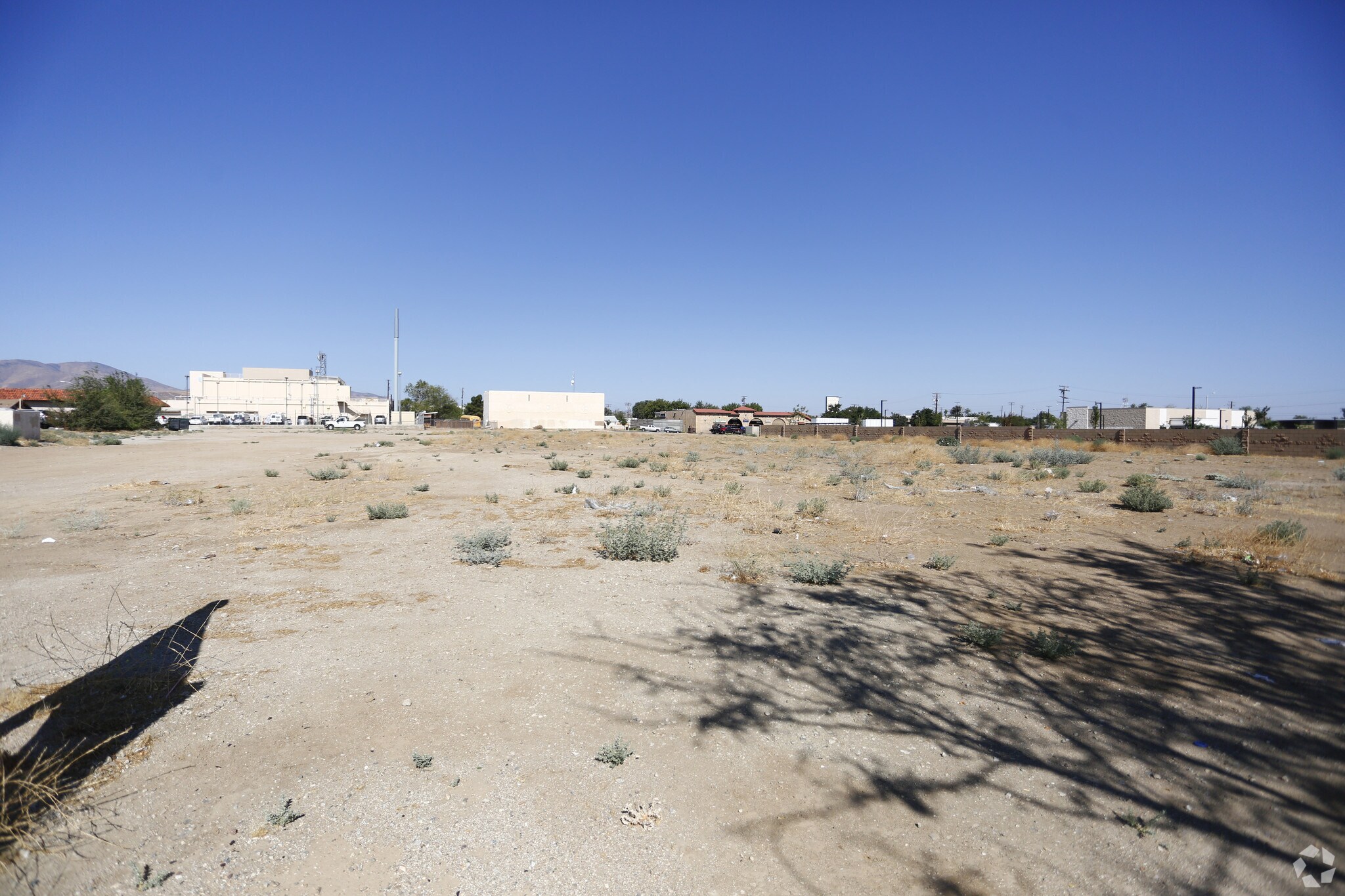 38421 10th St E, Palmdale, CA for sale Primary Photo- Image 1 of 5