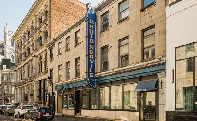 Plus de détails pour 222 Rue Notre-Dame O, Montréal, QC - Commerce de détail à louer