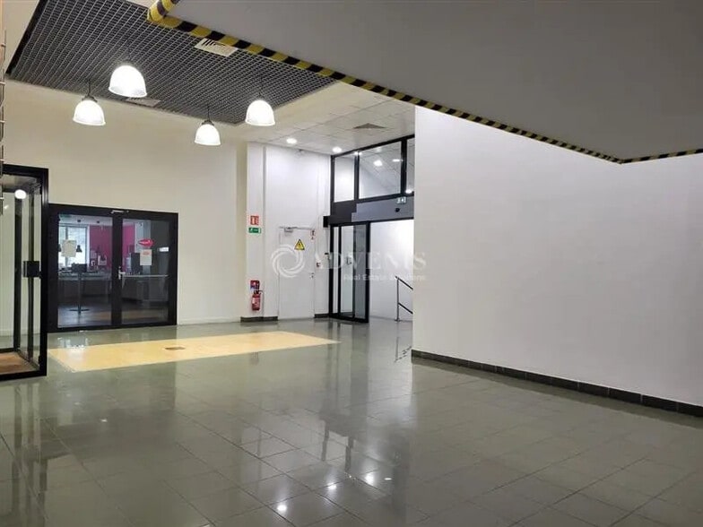 Bureau dans Saint-Ouen-sur-Seine à louer - Hall d’entrée - Image 2 de 12