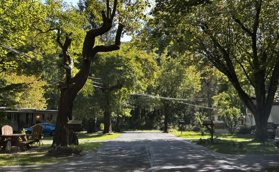 4017 Lake Rd, Conneaut, OH for sale - Building Photo - Image 3 of 5