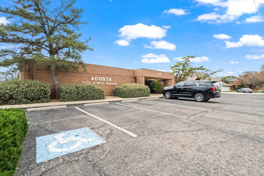 2509 74th St, Lubbock, TX for lease - Building Photo - Image 2 of 23