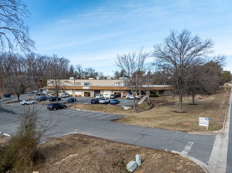 1-24 Export Dr, Sterling, VA à vendre - Photo du bâtiment - Image 3 de 10