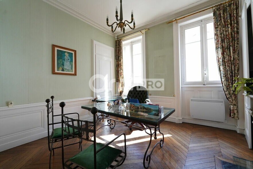 73 Rue Vauban, Lyon for sale - Interior Photo - Image 1 of 10