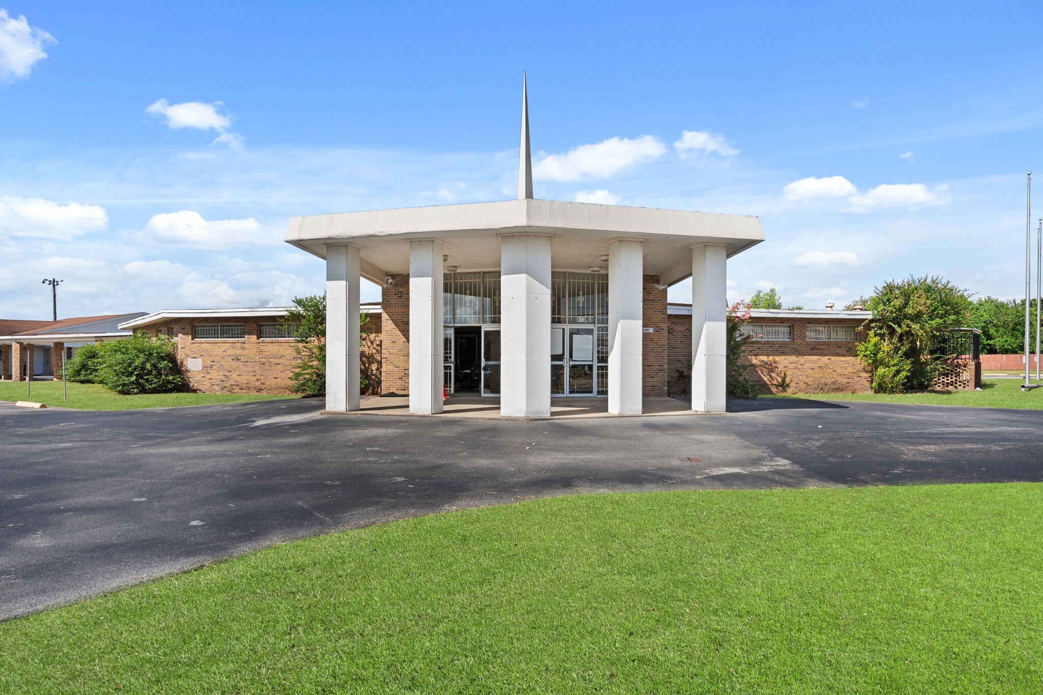 513 W Rittenhouse Rd, Houston, TX à vendre Photo du bâtiment- Image 1 de 32