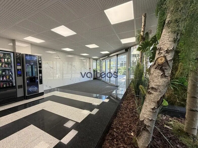 Bureau dans Toulouse à louer - Hall d’entrée - Image 3 de 12