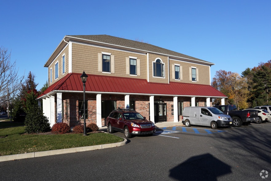 125 East Ave, Woodstown, NJ for lease - Building Photo - Image 1 of 2