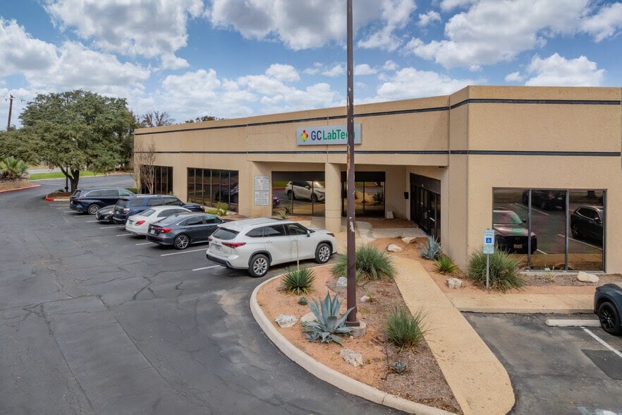 459-599 Spencer Ln, San Antonio, TX for lease - Building Photo - Image 2 of 11