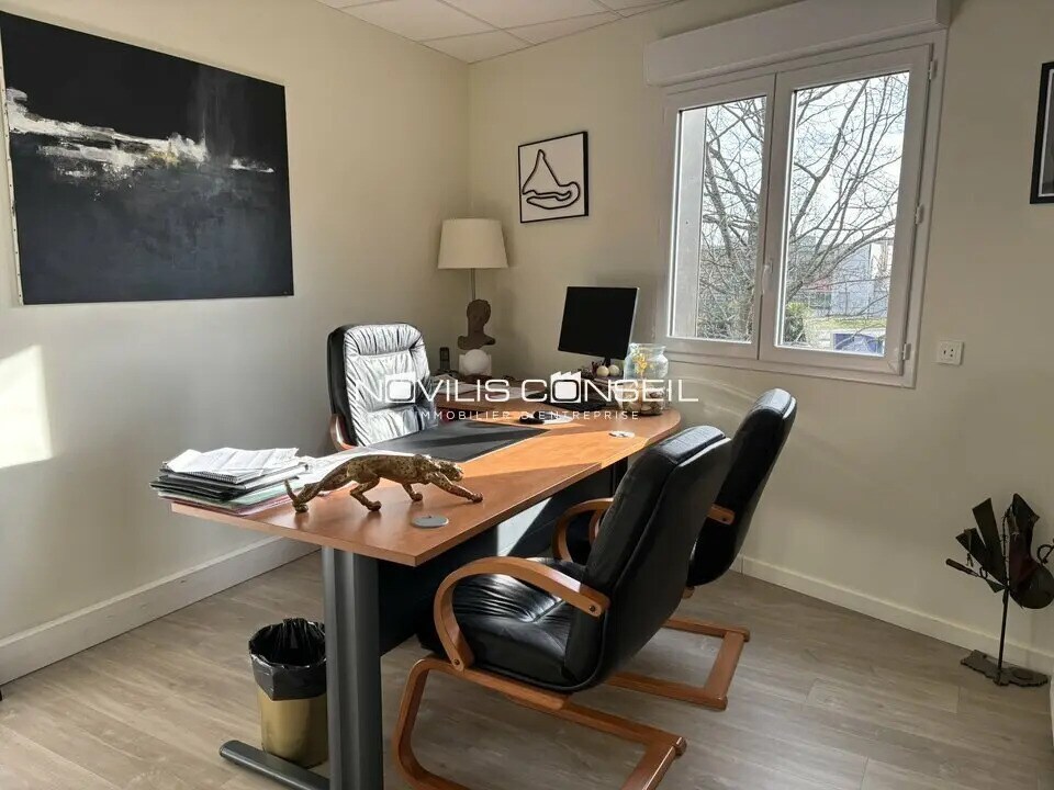 Office in Toulouse for sale Building Photo- Image 1 of 10