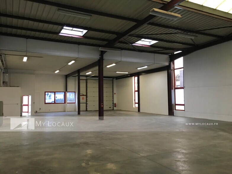 Industrial in Le Blanc-Mesnil for lease - Interior Photo - Image 3 of 4