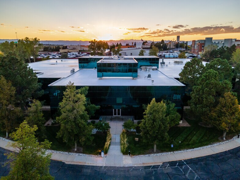 373 Inverness Pkwy, Englewood, CO à louer - Photo du bâtiment - Image 3 de 36