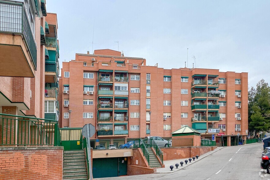 Plaza Monte Ciruelo, 4, Rivas-Vaciamadrid, Madrid à louer - Photo du bâtiment - Image 2 de 2