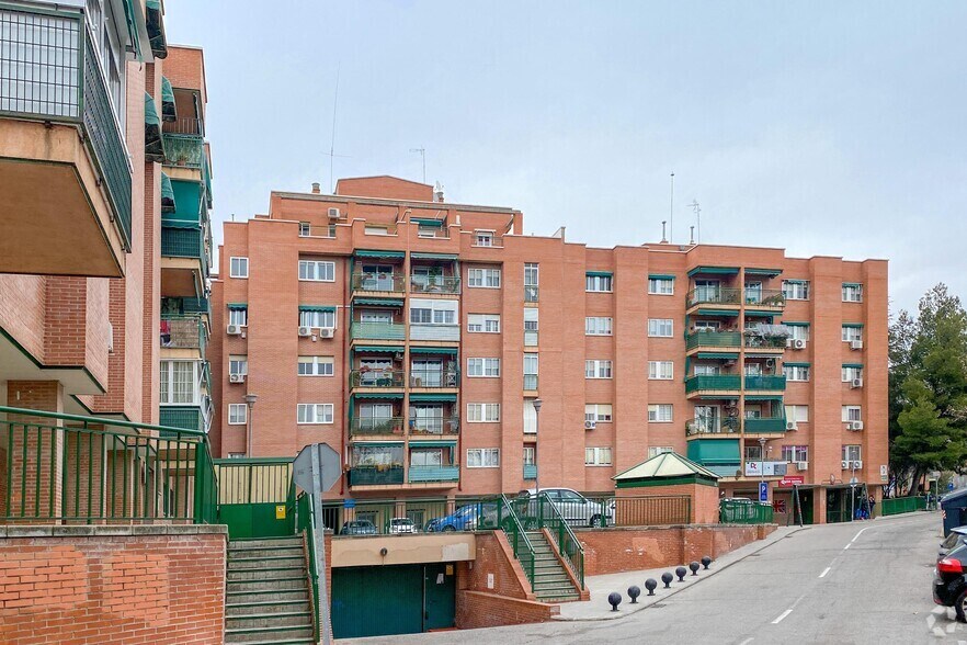 Plaza Monte Ciruelo, 4, Rivas-Vaciamadrid, Madrid à louer - Photo du bâtiment - Image 2 de 2