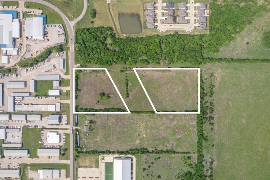 1801 Lone Star Rd, Mansfield, TX à vendre - Photo du bâtiment - Image 1 de 5