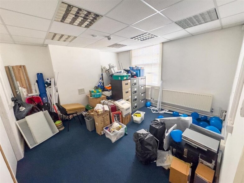 27B High St, Lutterworth for lease - Interior Photo - Image 3 of 11