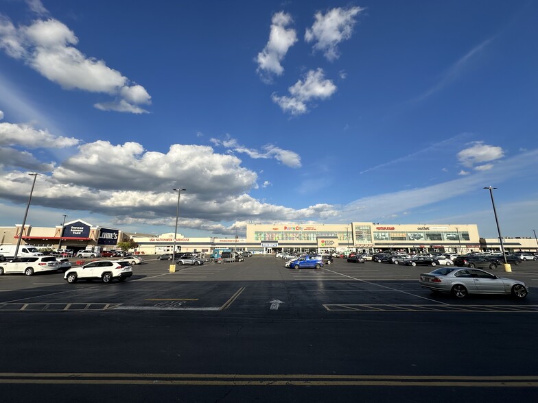 253-01 Rockaway Blvd, Rosedale, NY for lease - Building Photo - Image 1 of 9