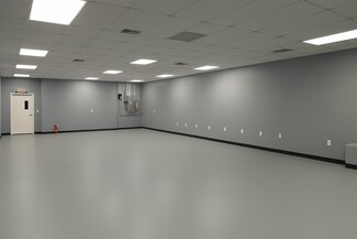 Plus de détails pour 2734 W Kingsley Rd, Garland, TX - Bureau, Local d'activités à louer