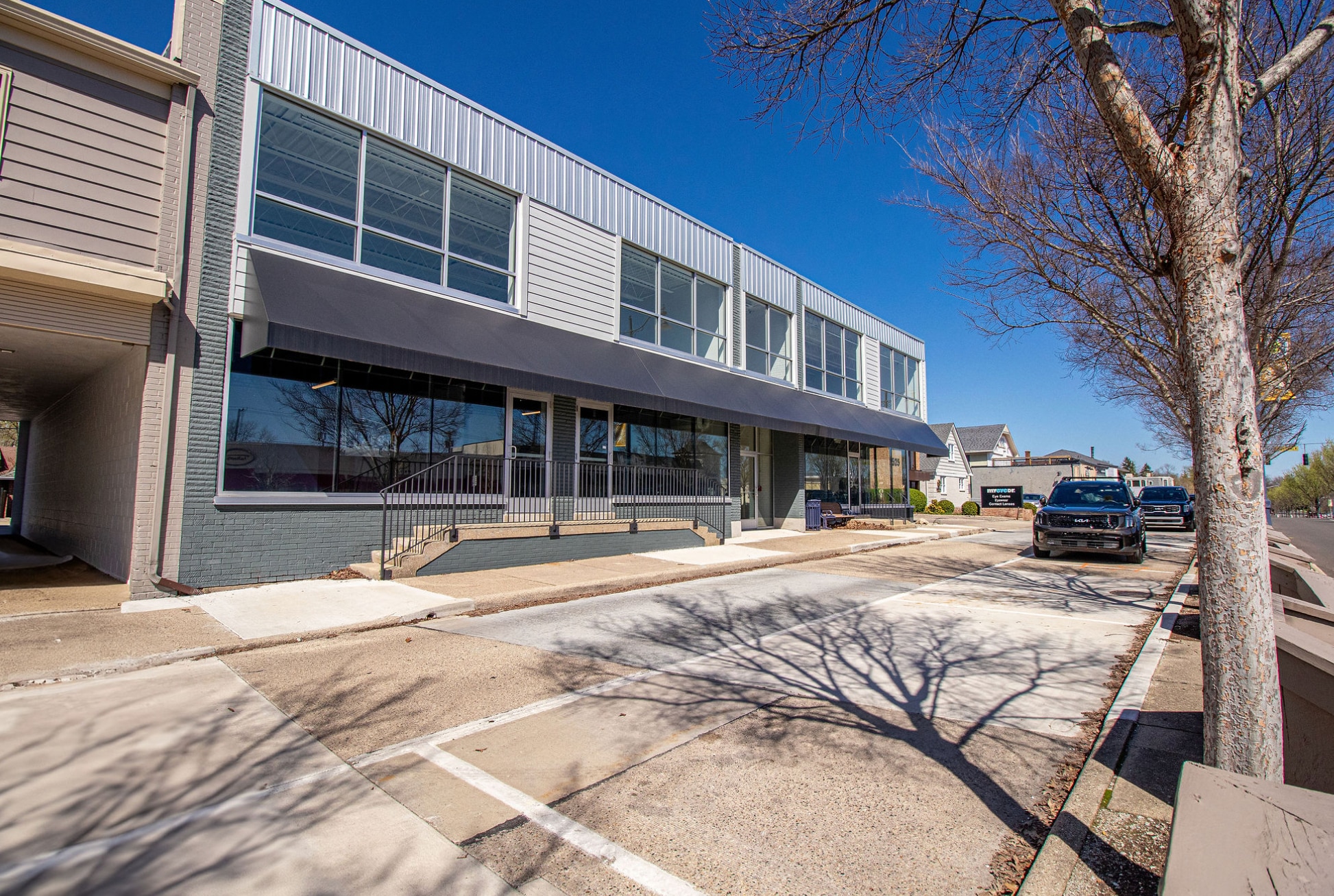 2533-2537 Far Hills Ave, Oakwood, OH for lease Primary Photo- Image 1 of 31