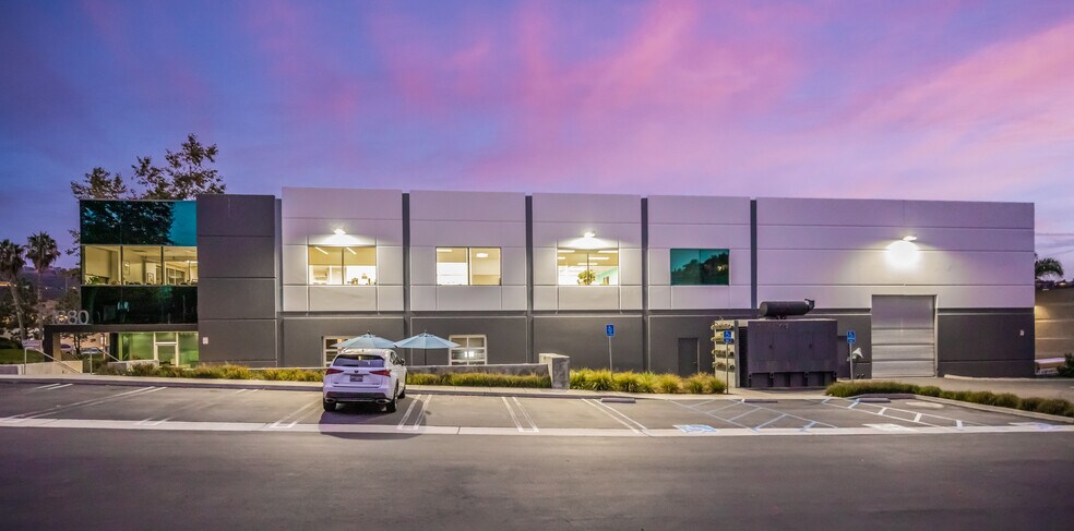 1880 Diamond St, San Marcos, CA for lease - Building Photo - Image 3 of 6