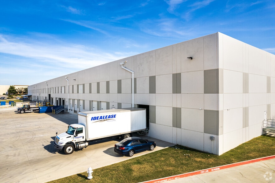 301 Vista Ridge Mall Dr, Lewisville, TX for lease - Building Photo - Image 3 of 4