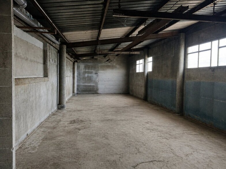 Flex in Besançon for sale - Interior Photo - Image 2 of 5
