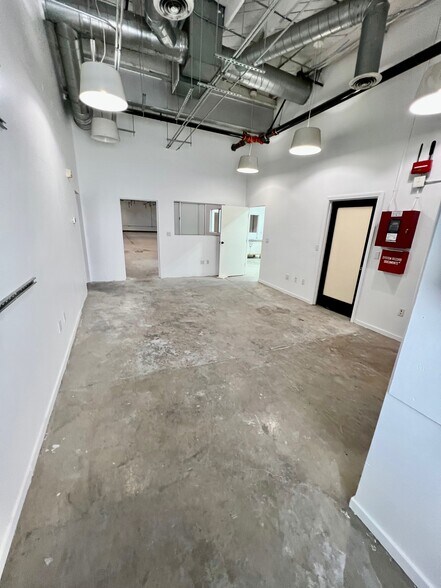 3238 Union Pacific Ave, Los Angeles, CA à louer - Photo du bâtiment - Image 3 de 13