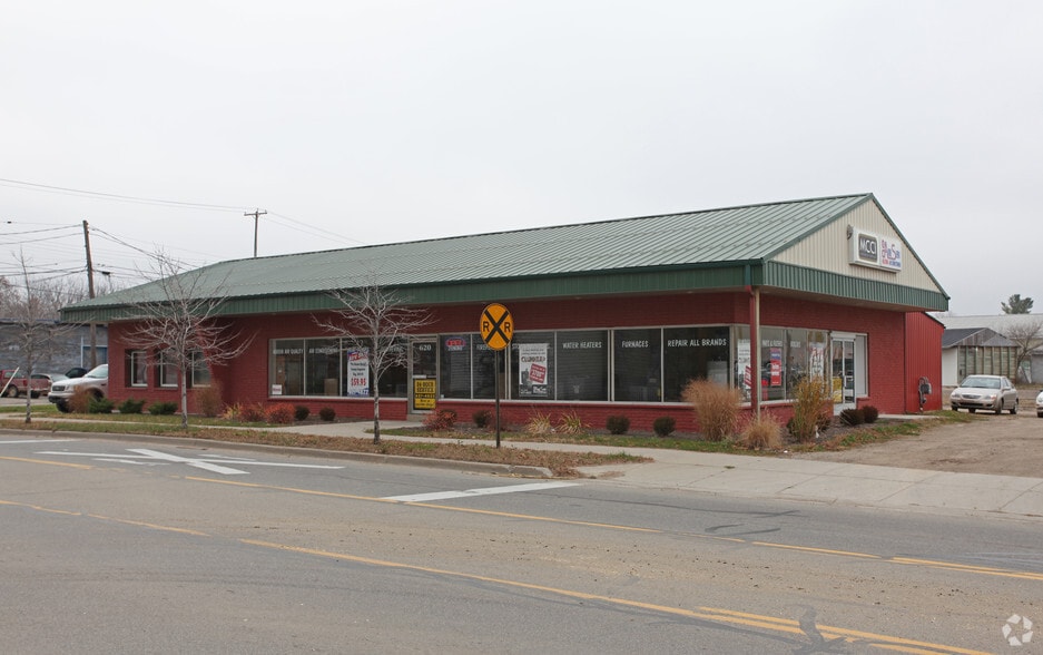 620 N Clinton St, Grand Ledge, MI for lease - Primary Photo - Image 1 of 2