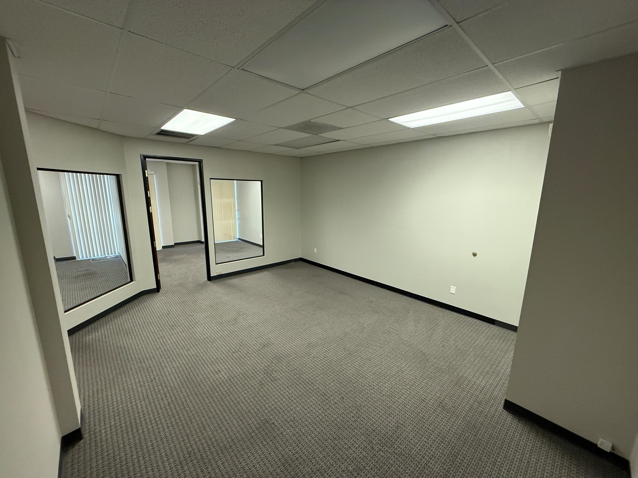 4775 S Durango Dr, Las Vegas, NV à louer Photo intérieure- Image 1 de 6